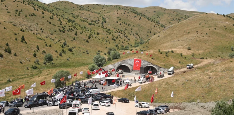 Bakan Uraloğlu, Sivas'ta Çamlıbel Tüneli Temel Atma Töreni'nde konuştu