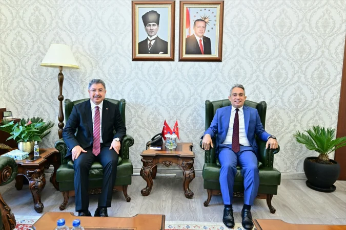 Eskişehir Valisi Yılmaz, Eskişehir Cumhuriyet Başsavcısı Ferhat Deniz'i kabul etti