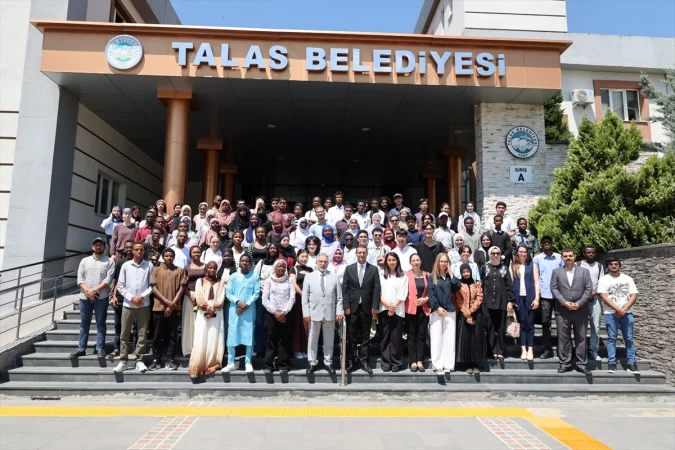 Talas Belediye Başkanı Yalçın, uluslararası öğrencilerle bir araya geldi