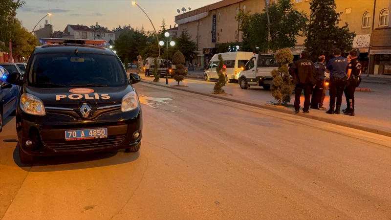 Karaman'da park halindeki minibüse çarpan motosikletteki 2 kişi ölü