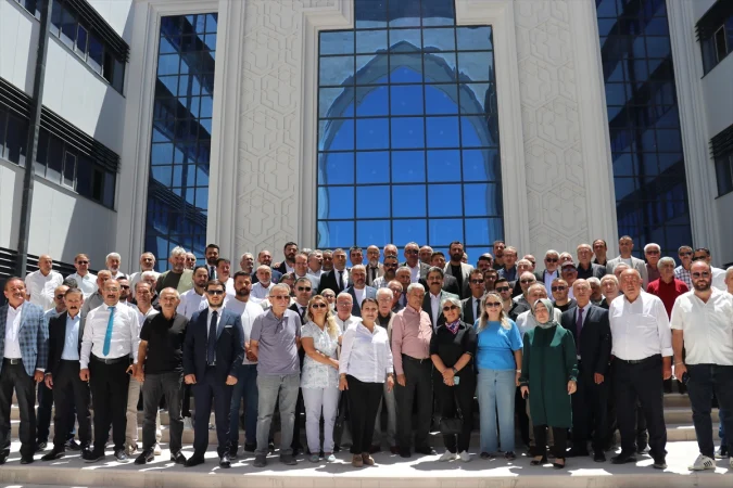 AK Parti Sivas Milletvekili Aksu, hastane inşaatında incelemelerde bulundu