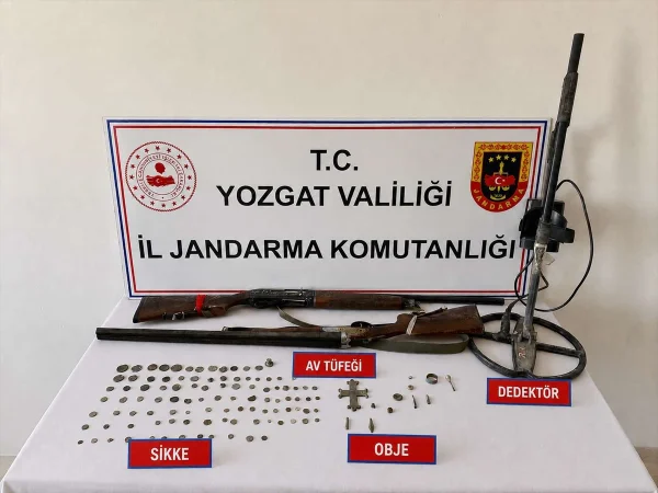 Yozgat'ta tarihi eser olduğu değerlendirilen 100 sikke ve çok sayıda obje ele geçirildi