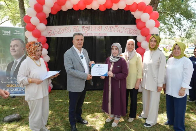 Çubuk'ta Kadın El İşleri Atölyesi kursiyerleri eğitimlerini tamamladı