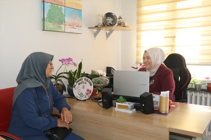 Rutin tarama sırasında kanser olduğunu öğrenen kadın erken teşhisle sağlığına kavuştu