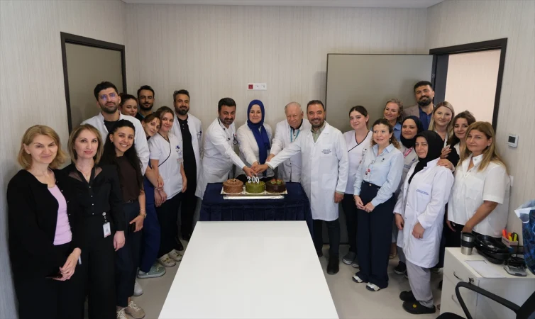 Biruni Üniversitesi Tıp Fakültesi Hastanesi 200. kemik iliği naklini gerçekleştirdi