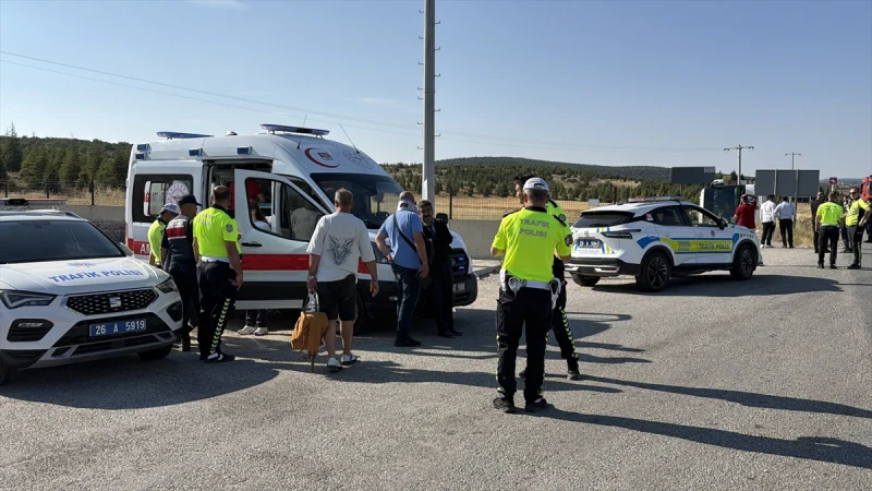 Eskişehir'de yolcu otobüsü şarampole devrildi