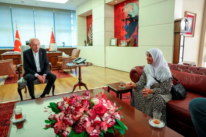 CHP Genel Başkanı Kılıçdaroğlu, Narin Güran'ın ailesini kabul etti