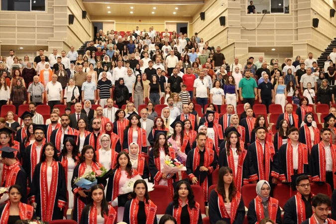 Erciyes Üniversitesi Edebiyat Fakültesinde mezuniyet töreni düzenlendi