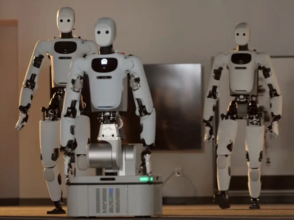 İnsansı robotlar "robot okullarında" gerçek iş yaşamına hazırlanıyor
