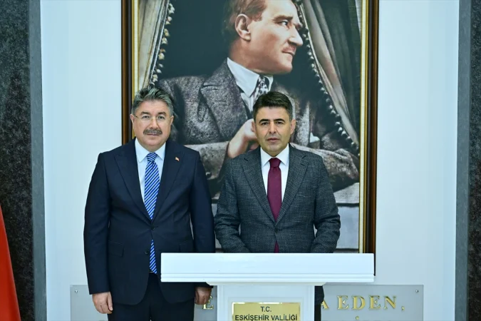 Ulaştırma ve Altyapı Bakan Yardımcısı Boyraz'dan Eskişehir Valisi Yılmaz'a ziyaret