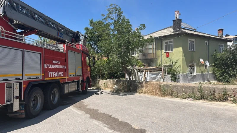 Konya'da evde çıkan yangında baba ile 6 çocuğu dumandan etkilendi