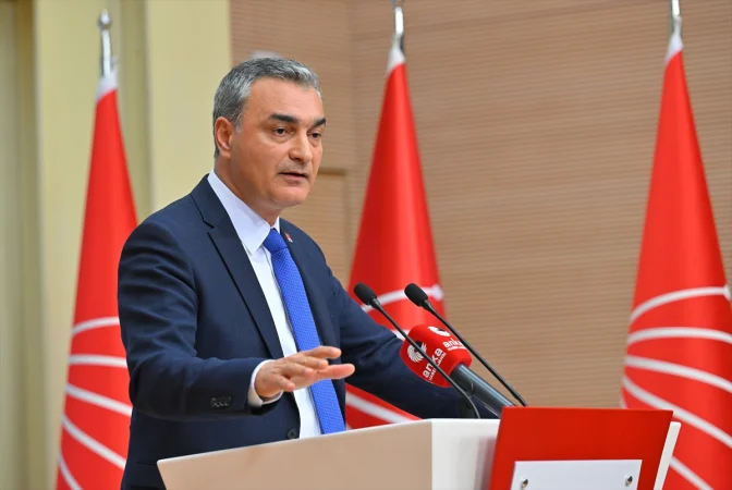 CHP Sözcüsü Sarı, partisinin MYK toplantısına ilişkin basın toplantısı düzenledi