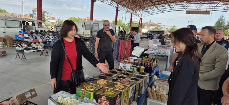 Bahşılı Kaymakamı Kazanasmaz, pazar yerindeki esnaf ve vatandaşları ziyaret etti