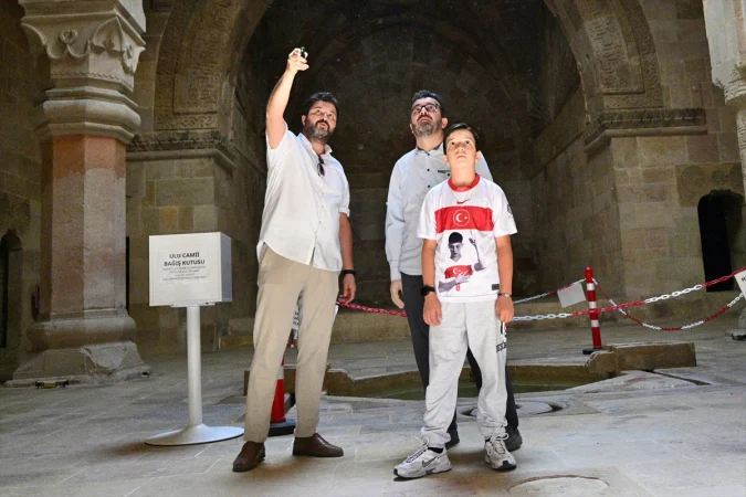 Çocukluk hayalini "Anadolu'nun El-Hamrası"nda gerçekleştiriyor