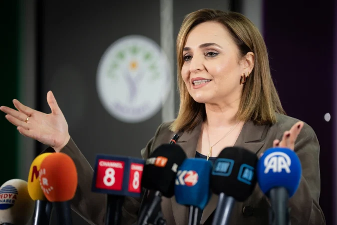 DEM Parti Sözcüsü Doğan, "Terörsüz Türkiye" sürecine ilişkin basın toplantısı düzenledi