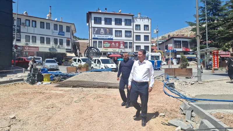 Beypazarı'nda Bankalar Caddesi'nde düzenleme çalışmaları sürüyor