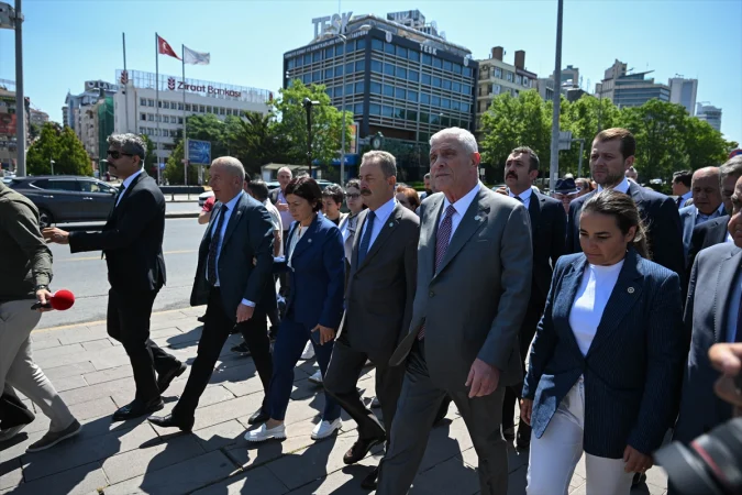 Dervişoğlu, Güvenpark'ta eylem yapan şehit yakını ve gazileri ziyaret etti