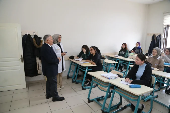 Kayseri’de Öğrenci Ailelerine Destek