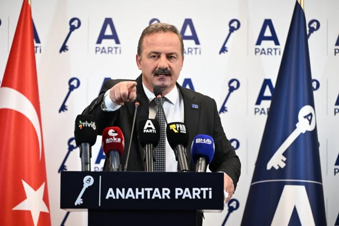 Rozet Tartışmasına Sert Tepki